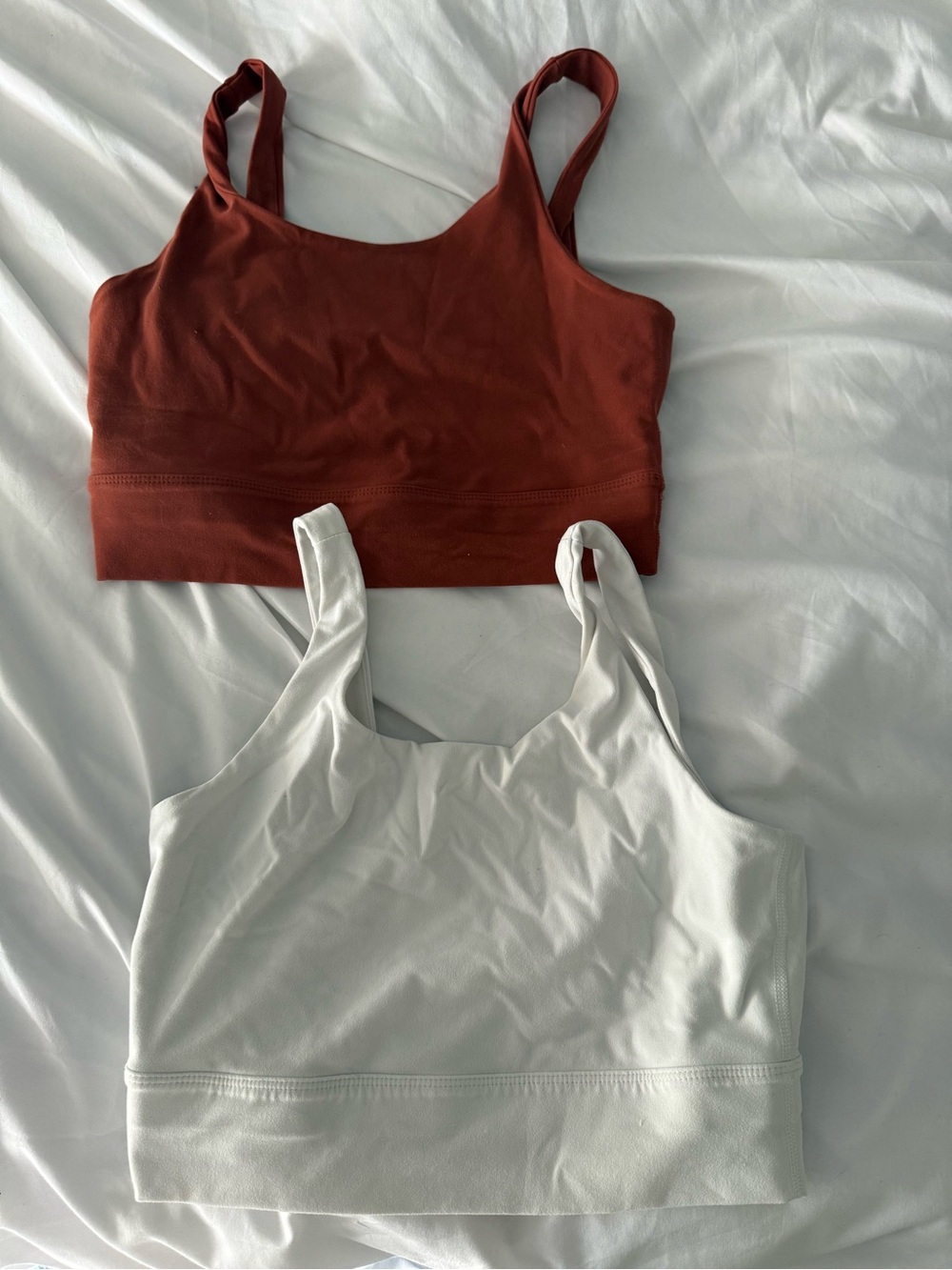 NIKE Set of Two Seamless Crop Bras — Rust and White